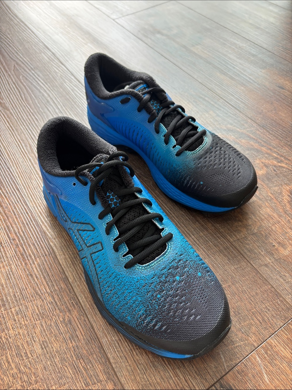 Asics Blue & Black Men's Athletic Running Shoes